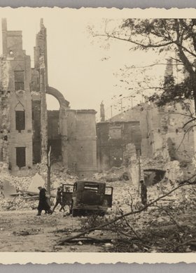 Ruiny kamienic przy ulicy Królewskiej 8 i 10/12