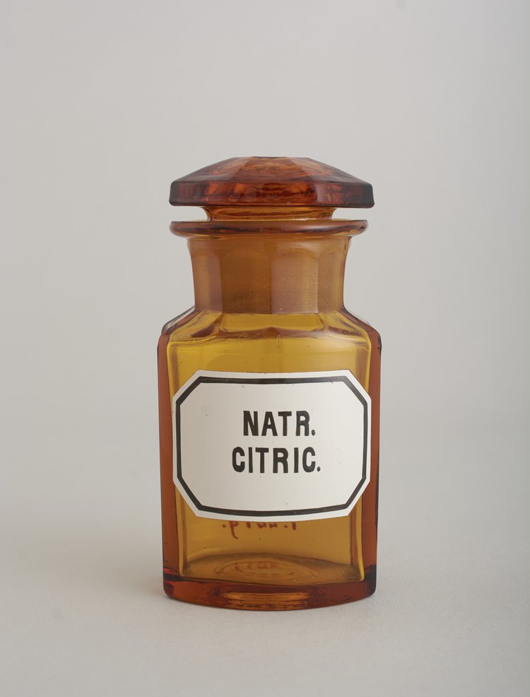 Słoik apteczny z sygnaturą NATR. CITRIC.