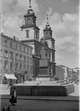 Krakowskie Przedmieście z kościołem św. Krzyża