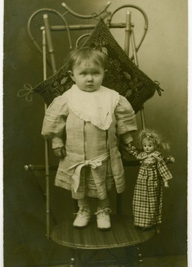 Portret małej dziewczynki z rodziny Łyczewskich