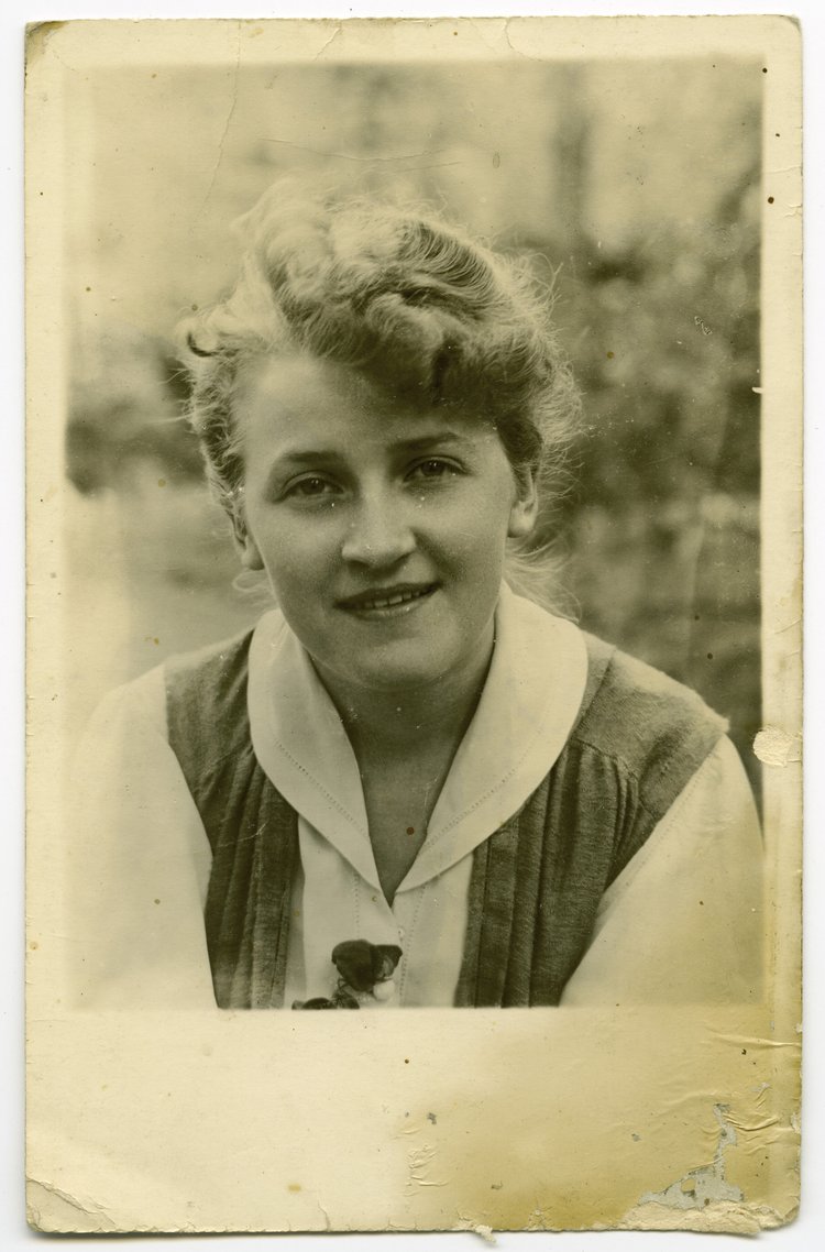 Portret młodej kobiety
