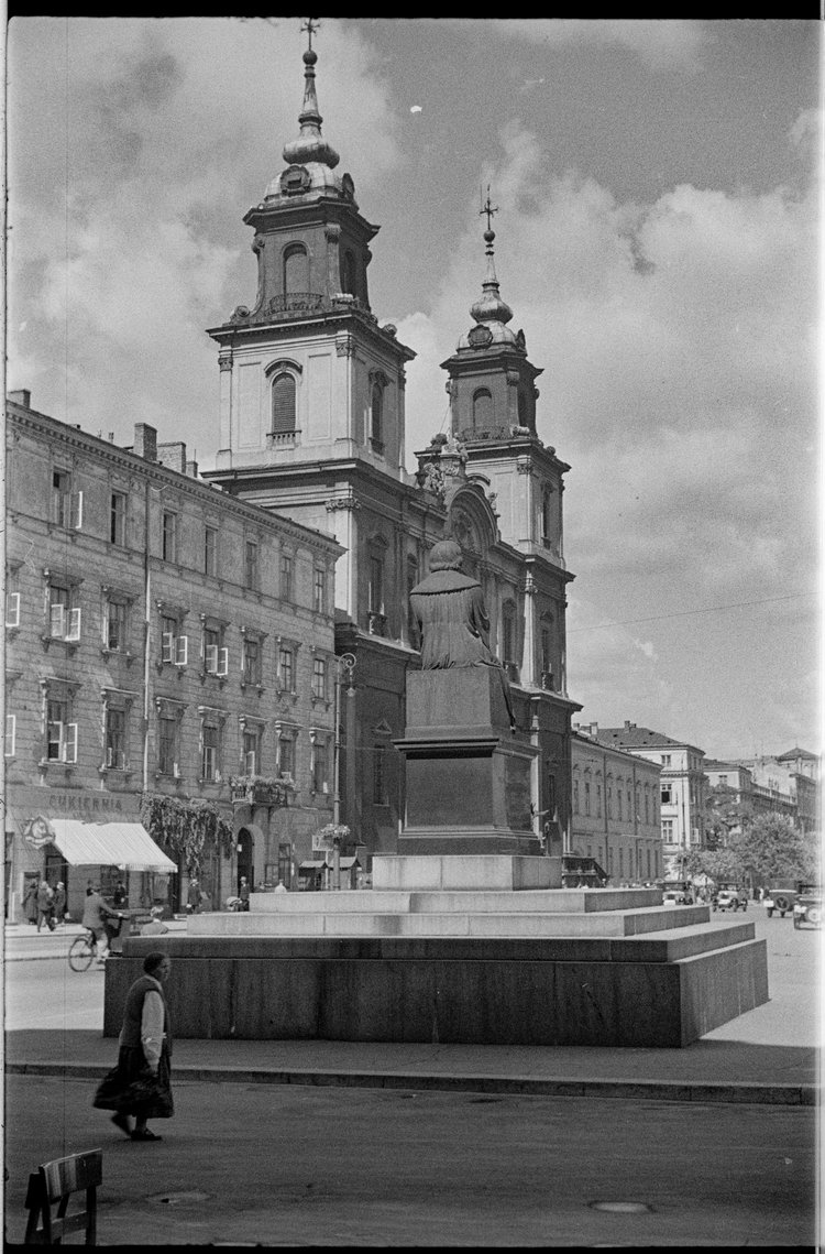 Krakowskie Przedmieście z kościołem św. Krzyża