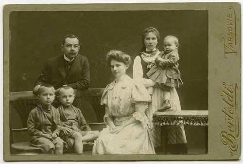 Portret córki Henryka Beslera z rodziną i służącą