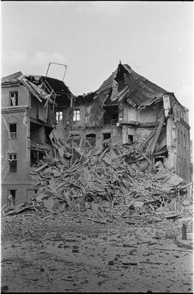 Ruiny kamienicy przy ulicy Mikołaja Kopernika 24