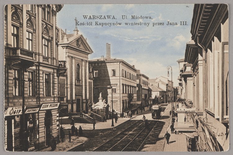 Ulica Miodowa przy wylocie ulicy Kapucyńskiej