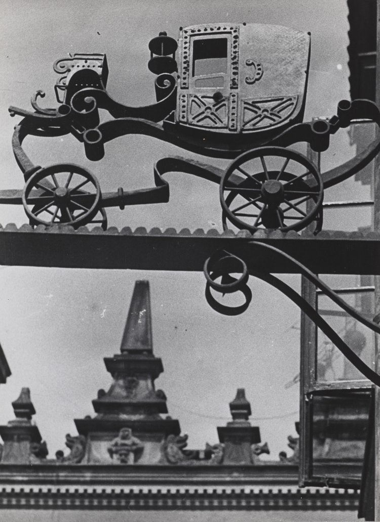 No. 46 Piwna Street, metalwork studio sign