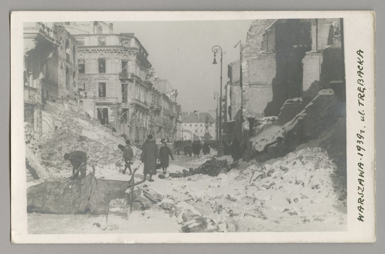 Zniszczenia zabudowy przy ulicy Trębackiej