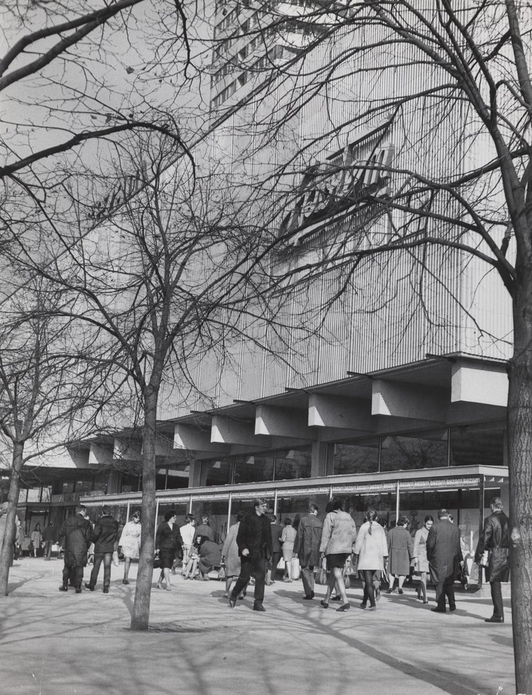 Sezam Department Store on Marszałkowska Street