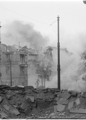 Wybuch pocisków na ulicy Marszałkowskiej