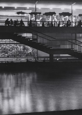 Pawilon Zodiak nocą