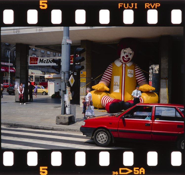 Reklama restauracji McDonald's w "Smyku"