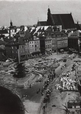 Archaeological works in renovated Castle Square, view from the tower of St. Anne's Church