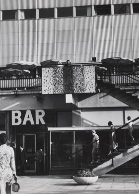 Bar i kawiarnia Spółdzielczego Domu Handlowego Sezam