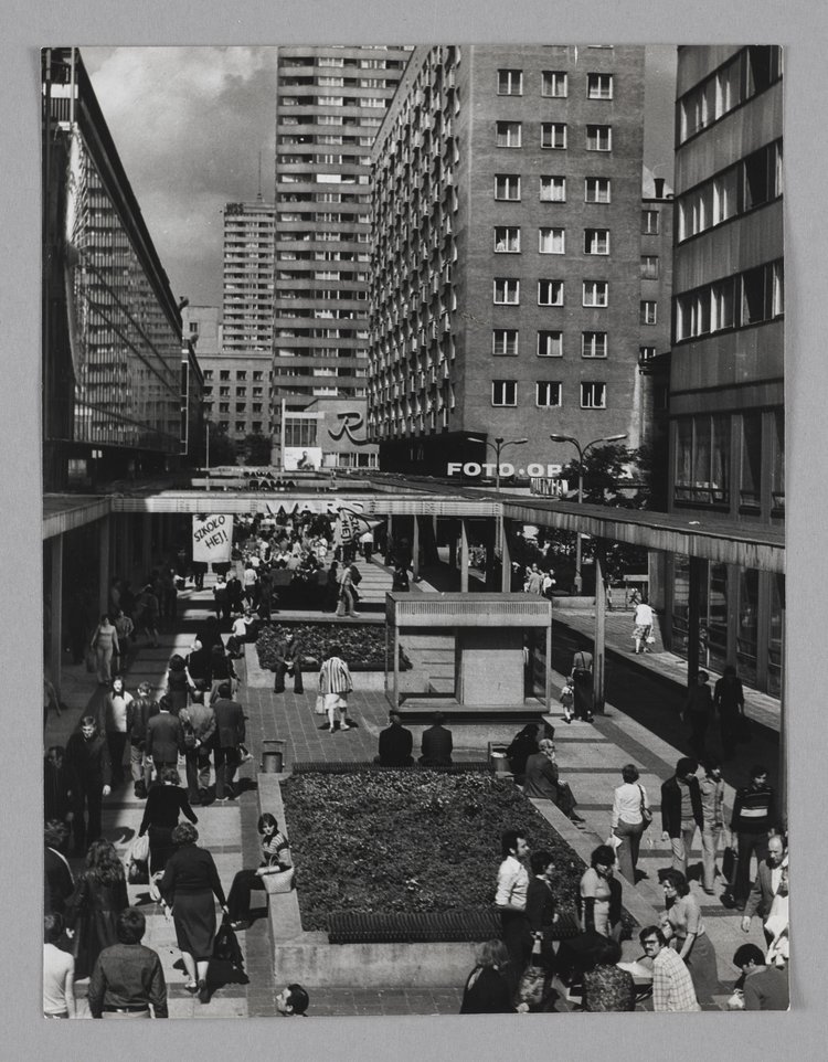 Śródmiejski Mall (currently Stefana “Wiecha” Wiecheckiego Mall)
