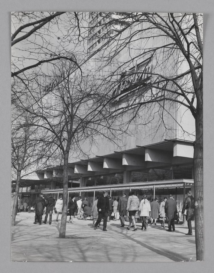 Sezam Department Store on Marszałkowska Street