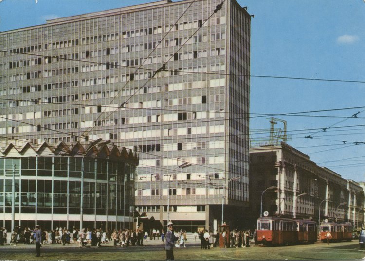 Aleje Jerozolimskie przy ulicy Marszałkowskiej