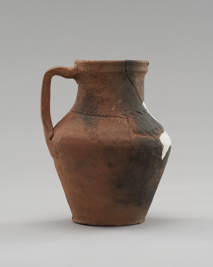 Dzban z ceramiki czerwonej