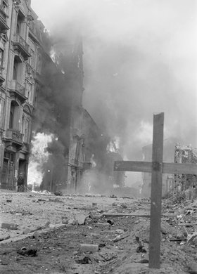 Płonące domy przy ulicy Ordynackiej