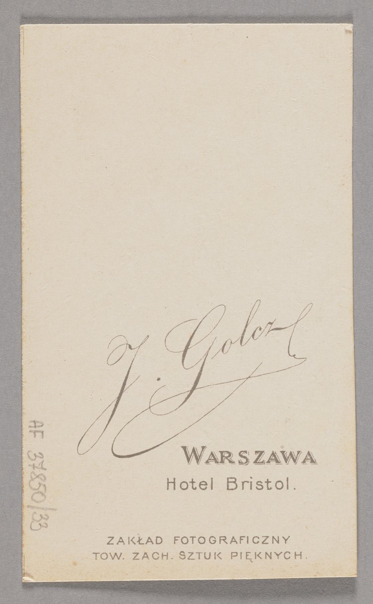 Album z fotografiami nauczycieli i uczennic pensji Antoniny Walickiej w Warszawie