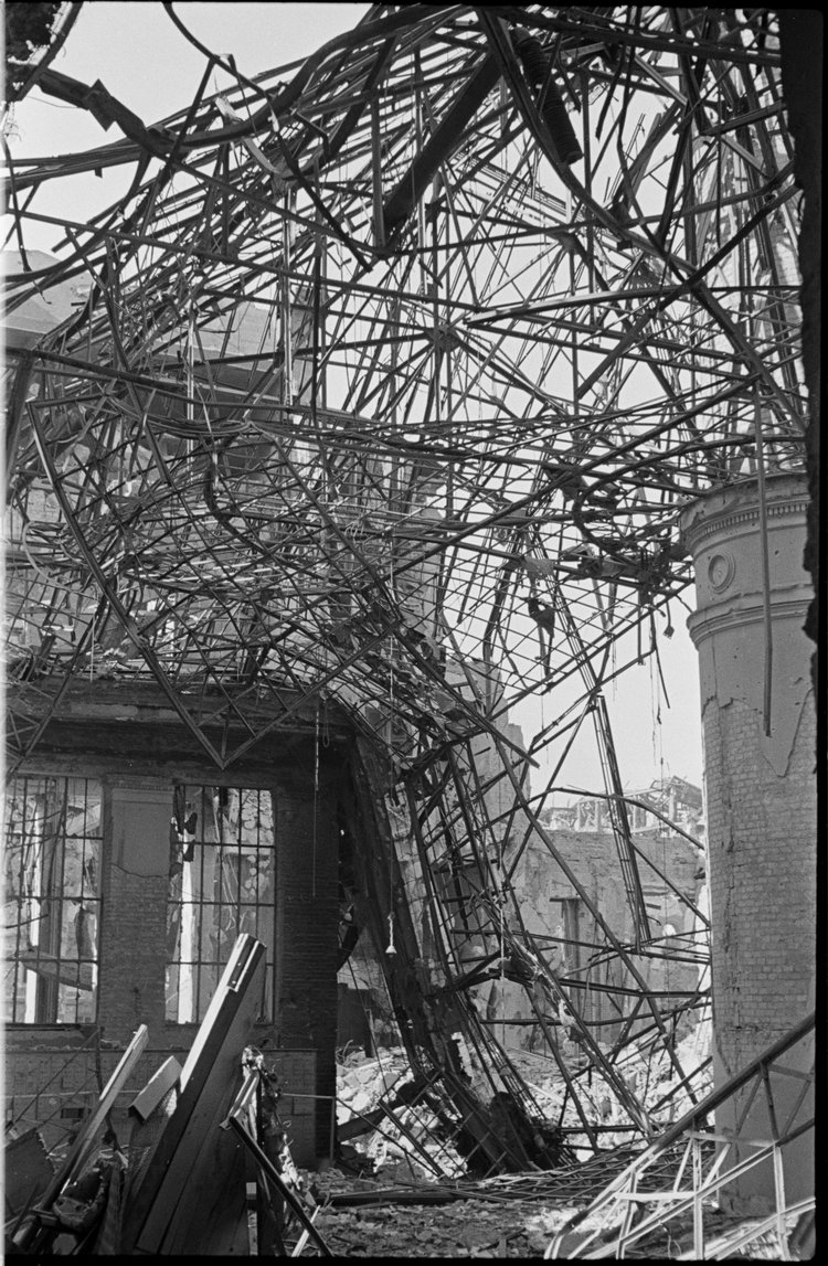 Ruiny gmachu Poczty Głównej