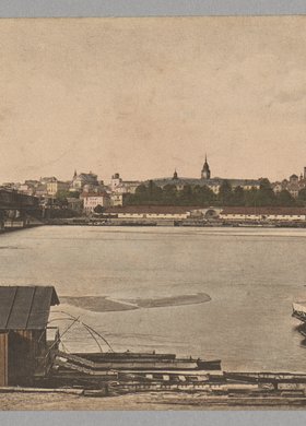 Panorama miasta z praskiego brzegu