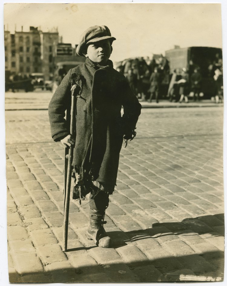 Portret chłopca w Alejach Jerozolimskich