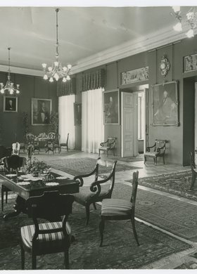 Sala portretowa w Ratuszu przy placu Teatralnym