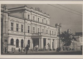 Resursa Obywatelska - siedziba dawnego klubu ludzi wolnych zawodów przy Krakowskim Przedmieściu