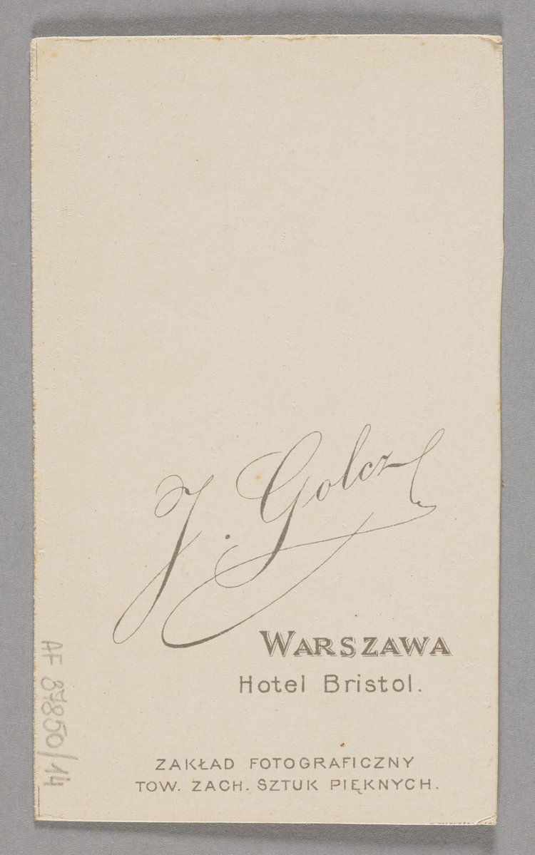 Album z fotografiami nauczycieli i uczennic pensji Antoniny Walickiej w Warszawie