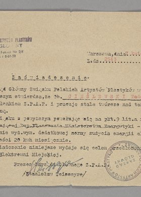 Zaświadczenie Związku Polskich Artystów Plastyków, potwierdzające, że Tadeusz Ciepłowski ojciec jest członkiem Związku i ze względu na wykonywaną pracę potrzebuje zwiększone normy energii elektrycznej
