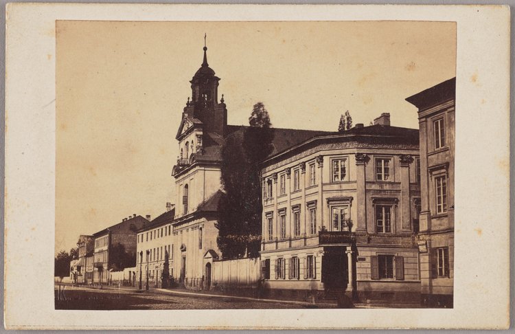 Ulica Leszno z kościołem Narodzenia Najświętszej Marii Panny