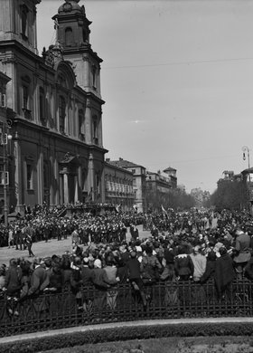 Pochód narodowy z okazji uchwalenia Konstytucji 3 Maja; Krakowskie Przedmieście