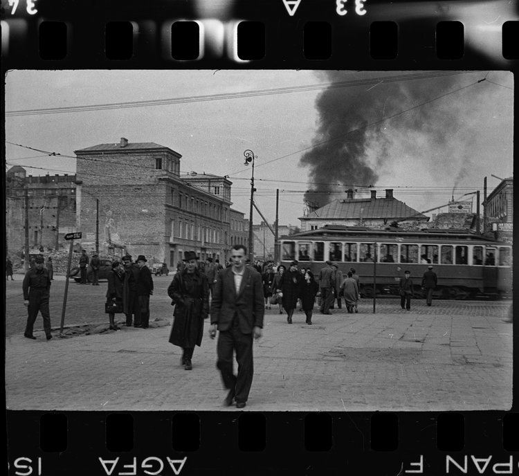 Skrzyżowanie ulicy Nowy Świat i Alej Jerozolimskich