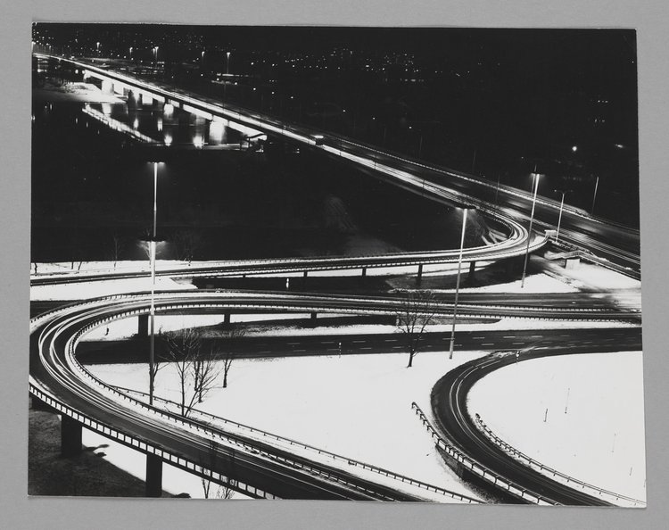 Łazienkowski Bridge and fragment of Łazienkowska Thoroughfare at night