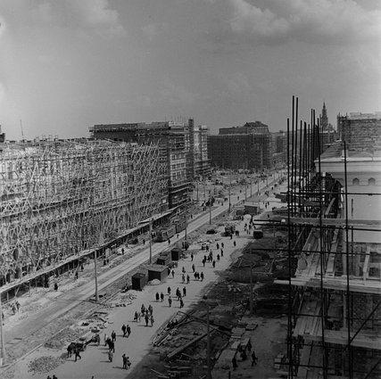 Widok na plac budowy Marszałkowskiej Dzielnicy Mieszkaniowej