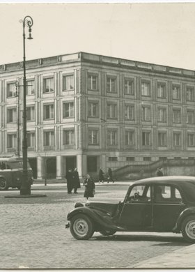 Biurowiec Ministerstwa Obrony Narodowej przy ulicy Krakowskie Przedmieście 9