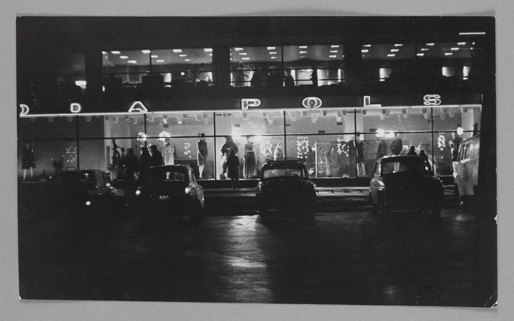 Moda Polska [Polish Fashion] Store on Bolesława Prusa Street