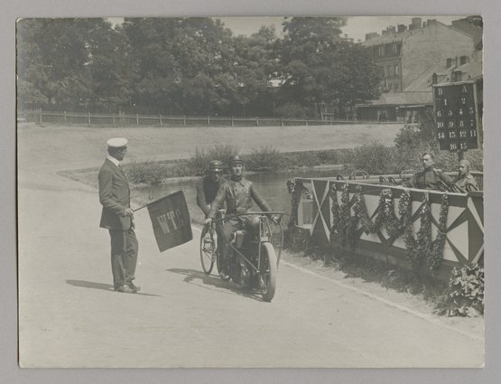 Zawody kolarskie na Dynasach