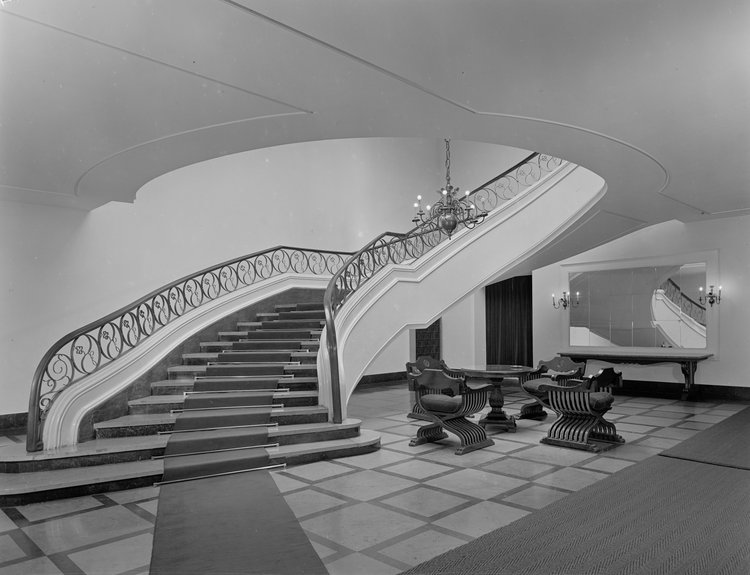 Widok wnętrza ambasady Węgier w Alejach Ujazdowskich