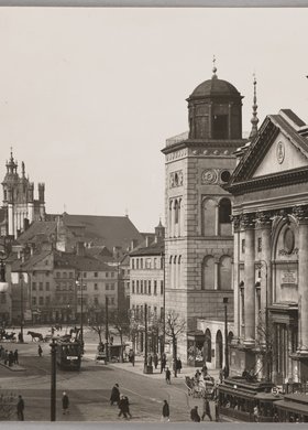 Wylot z ulicy Krakowskie Przedmieście w kierunku placu Zamkowego