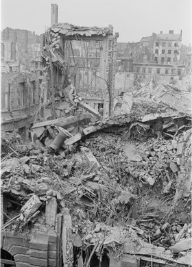 Ruiny gmachu Poczty Głównej