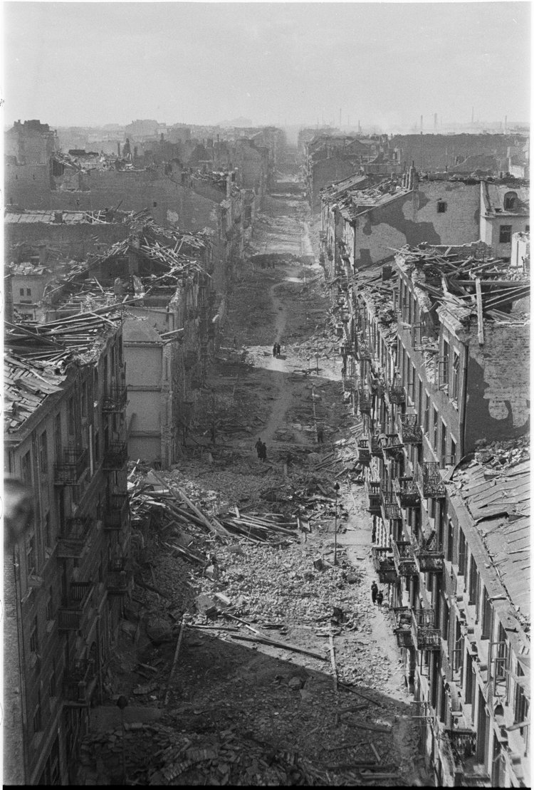 Panorama ruin zabudowy przy ulicy Pańskiej