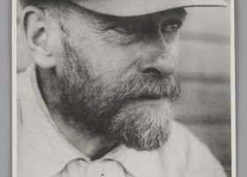 Goldszmit, Henryk, ps. Janusz Korczak (1878 lub 1879 – 1942) – pisarz i działacz społeczny