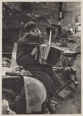 Portret ulicznego grajka