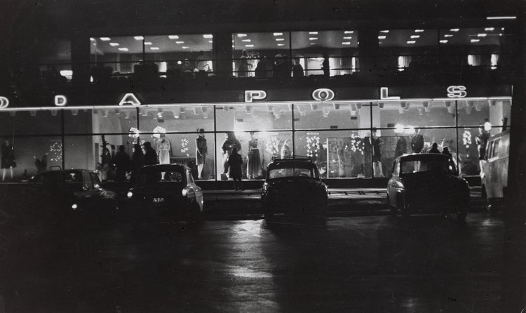 Moda Polska [Polish Fashion] Store on Bolesława Prusa Street