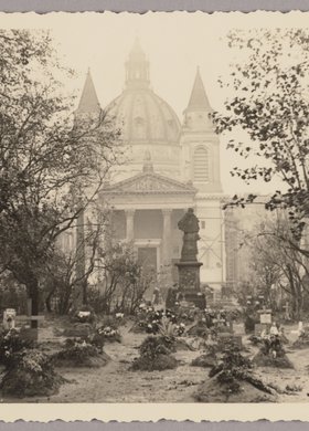 Tymczasowy cmentarz na placu Trzech Krzyży