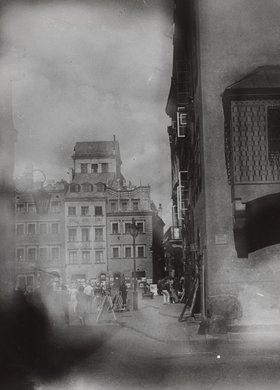 Widok na Rynek Starego Miasta z ulicy Jezuickiej