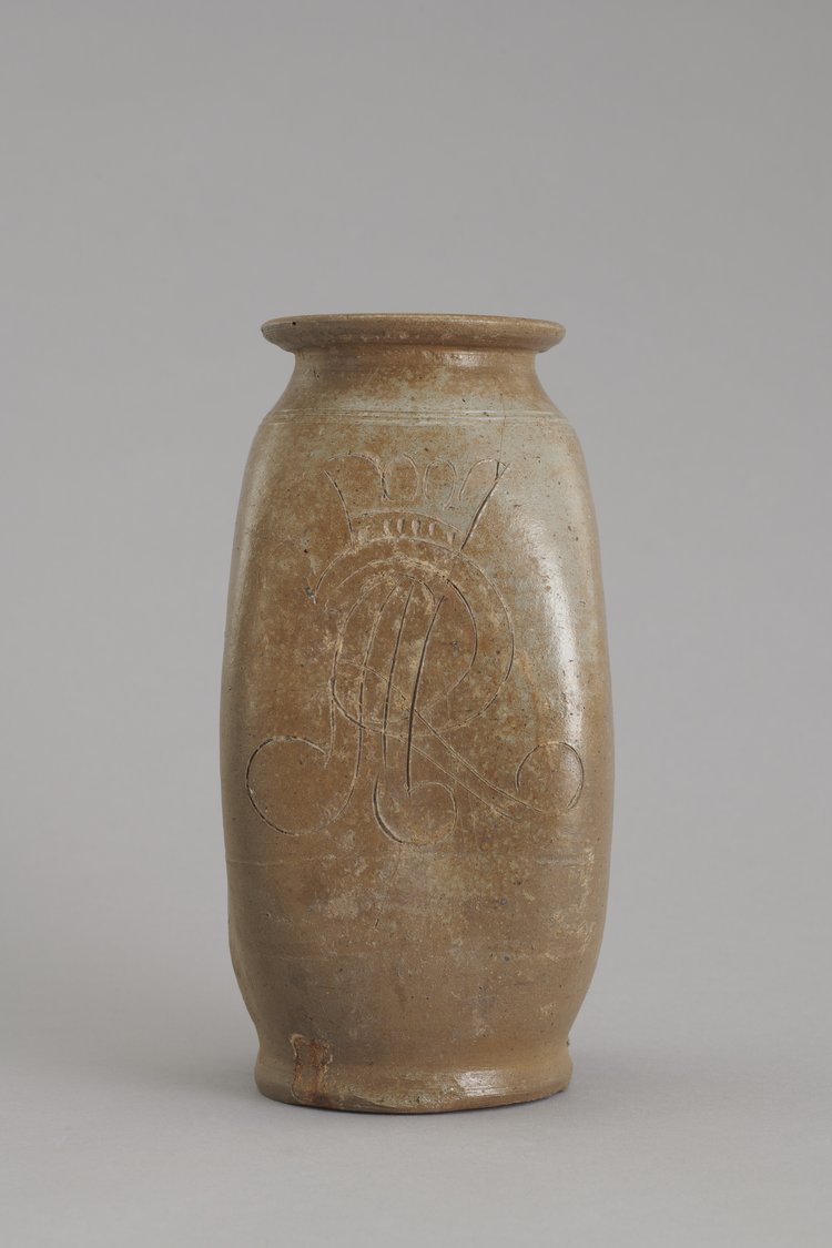 Słój kamionkowy z monogramem