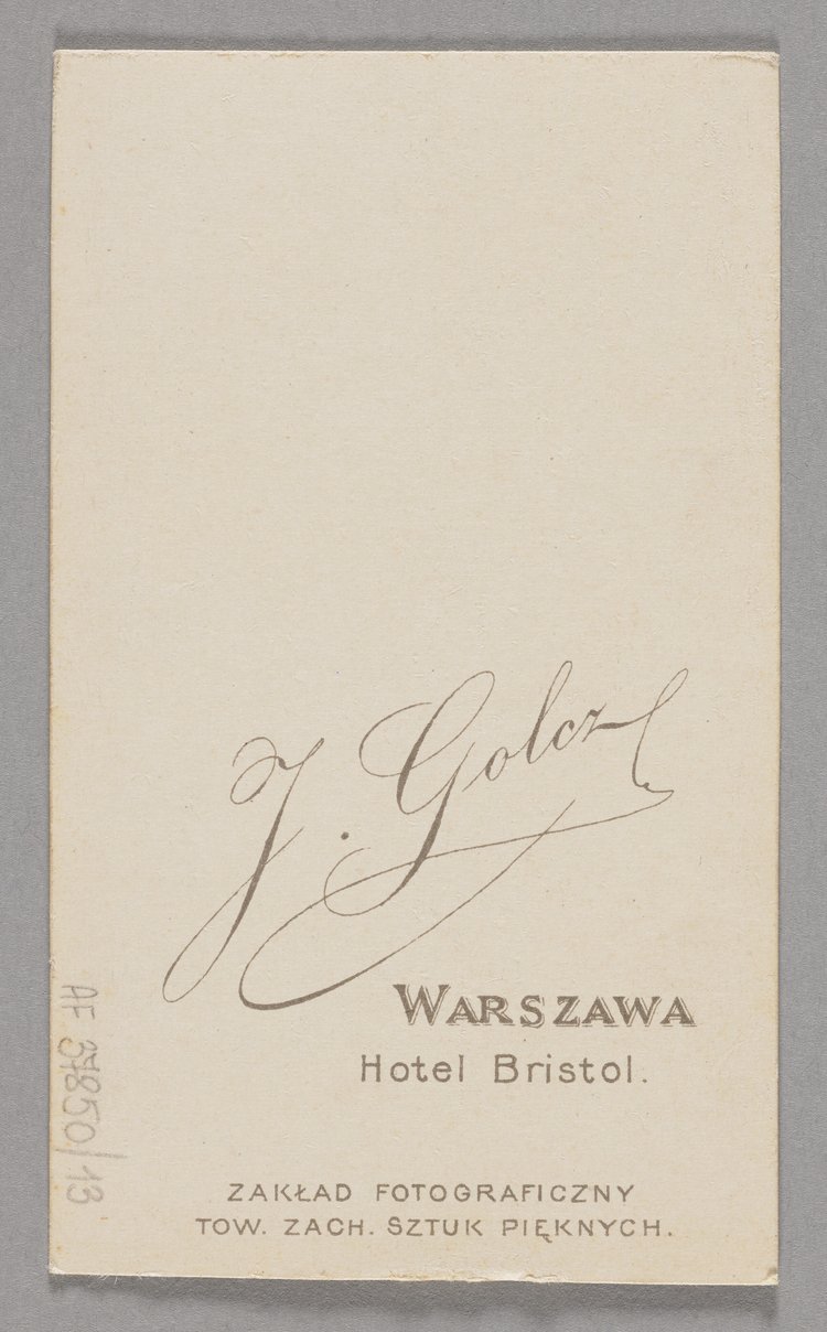 Album z fotografiami nauczycieli i uczennic pensji Antoniny Walickiej w Warszawie
