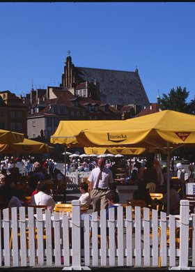 Restauracja Literacka i widok na plac Zamkowy